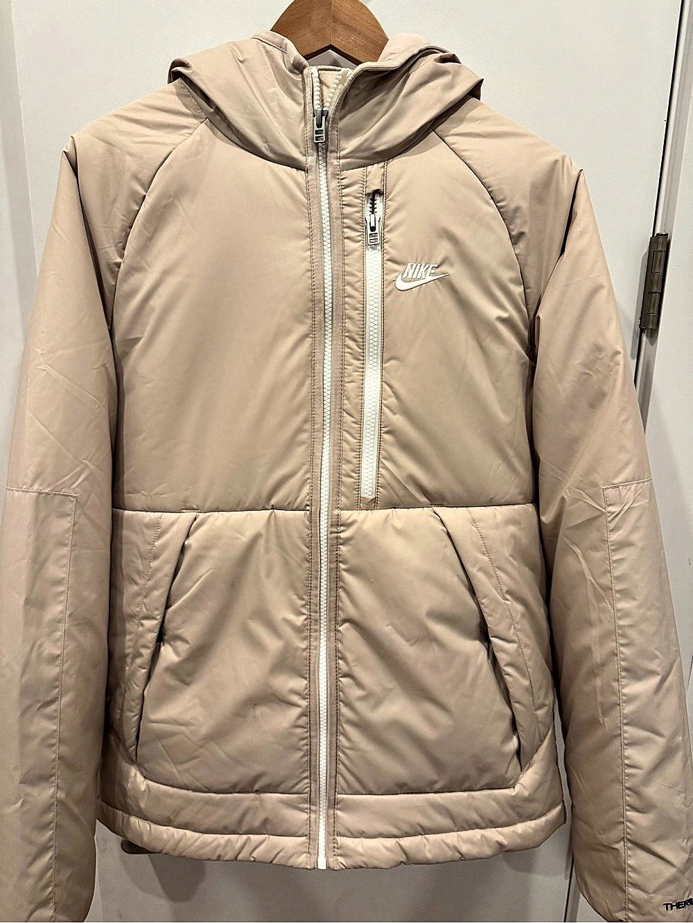 Nike Therma-FIT Puffer Jacket in Beige Small